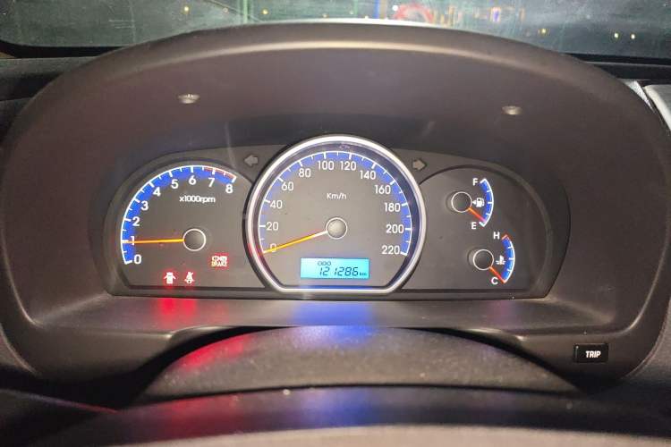 Used Hyundai Celesta 2011 1.6L Manual Comfort Edition Instrument Cluster