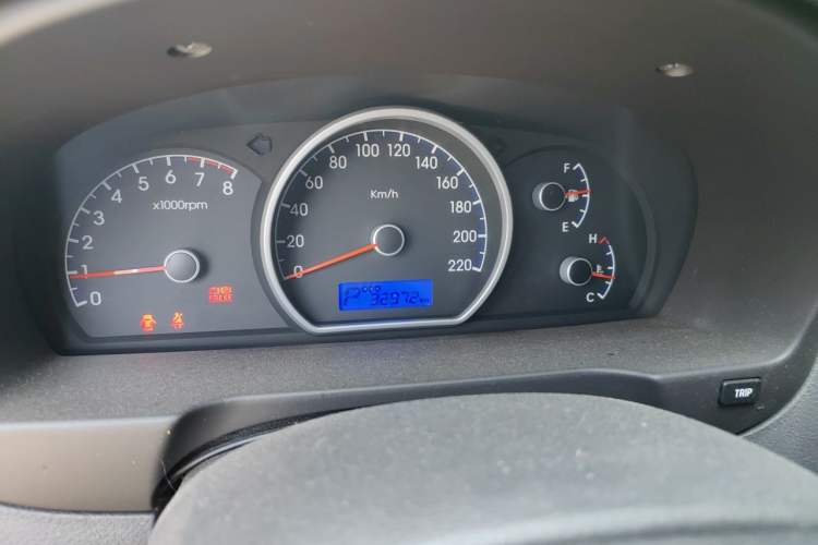 Used Hyundai Celesta 2011 1.6L Automatic Comfort Edition Instrument Cluster