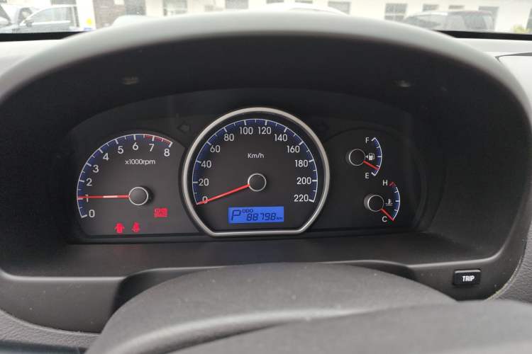 Used Hyundai Celesta 2011 1.6L Automatic Comfort Edition Instrument Cluster