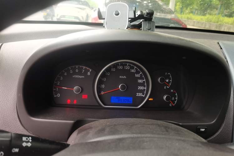 Used Hyundai Celesta 2011 1.6L Manual Comfort Edition Instrument Cluster