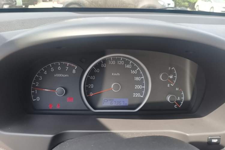 Used Hyundai Celesta 2011 1.6L Automatic Comfort Edition Instrument Cluster