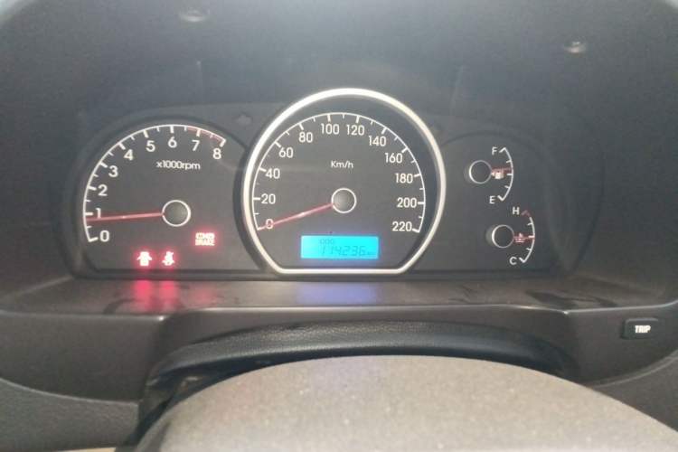 Used Hyundai Celesta 2011 1.6L Manual Comfort Edition Instrument Cluster