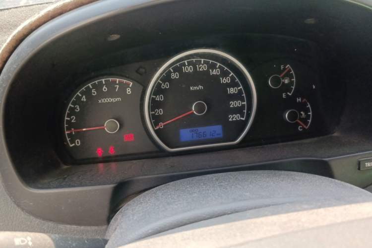 Used Hyundai Celesta 2011 1.6L Manual Comfort Edition Instrument Cluster