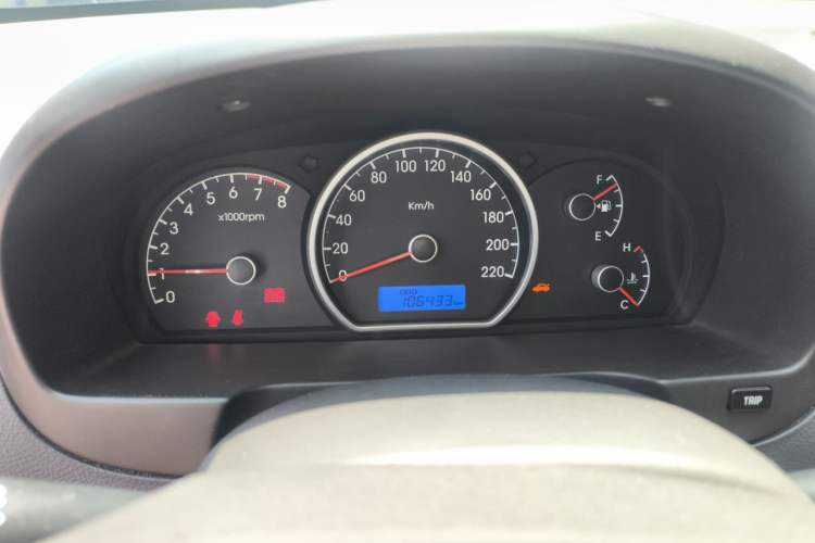 Used Hyundai Celesta 2011 1.6L Manual Comfort Edition Instrument Cluster