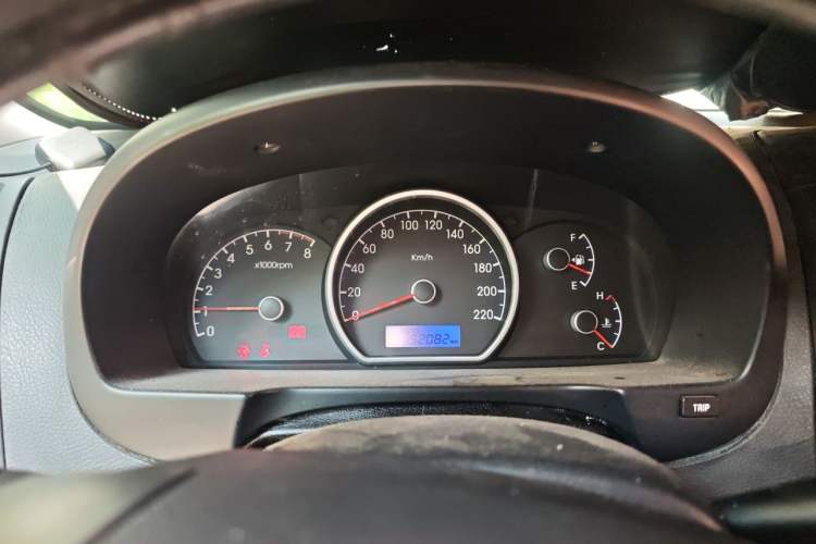 Used Hyundai Celesta 2011 1.6L Manual Comfort Edition Instrument Cluster