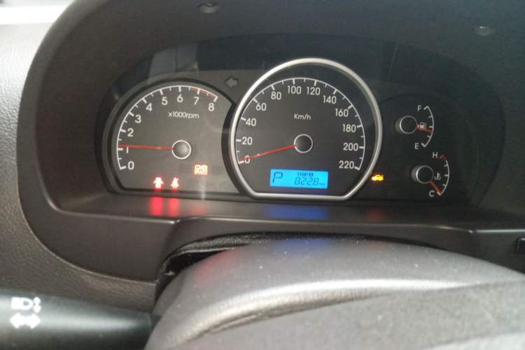 Used Hyundai Celesta 2011 1.6L Automatic Comfort Edition Instrument Cluster
