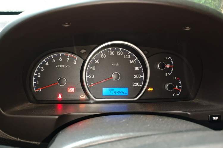 Used Hyundai Celesta 2011 1.6L Manual Comfort Edition Instrument Cluster
