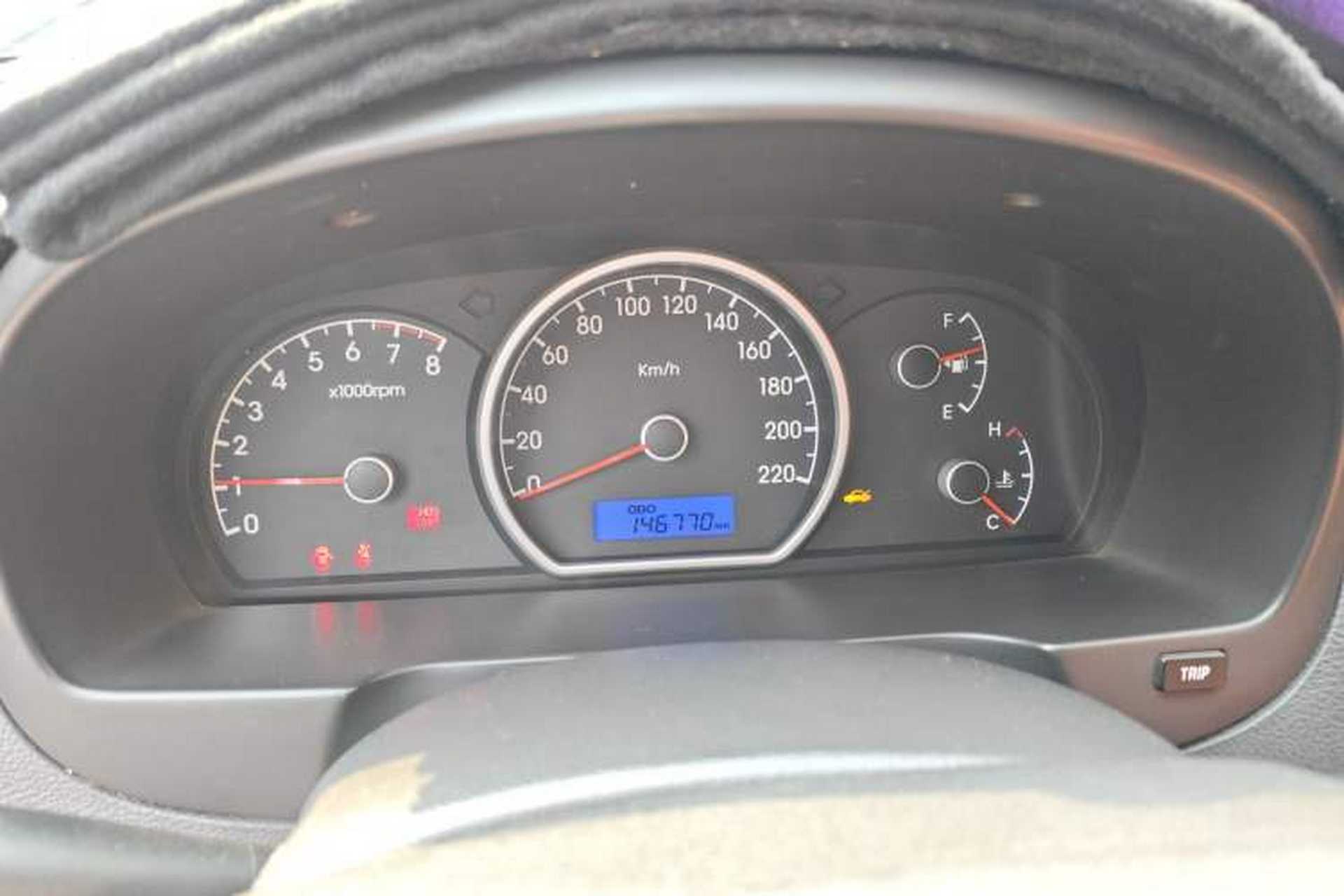 Used Hyundai Celesta 2011 1.6L Manual Comfort Edition Instrument Cluster