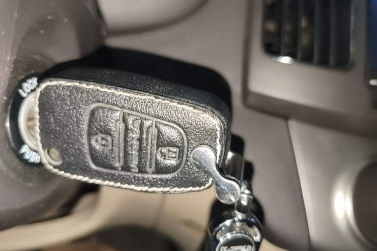 Used Hyundai Celesta 2011 1.6L Manual Comfort Edition Interior 1
