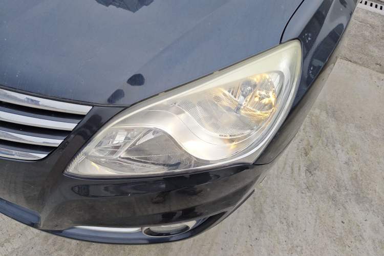 Used Hyundai Celesta 2011 1.6L Automatic Comfort Edition Left Front Headlight