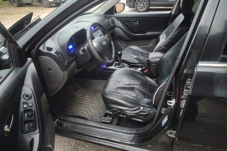 Used Hyundai Celesta 2011 1.6L Manual Luxury Model Left Front Seat