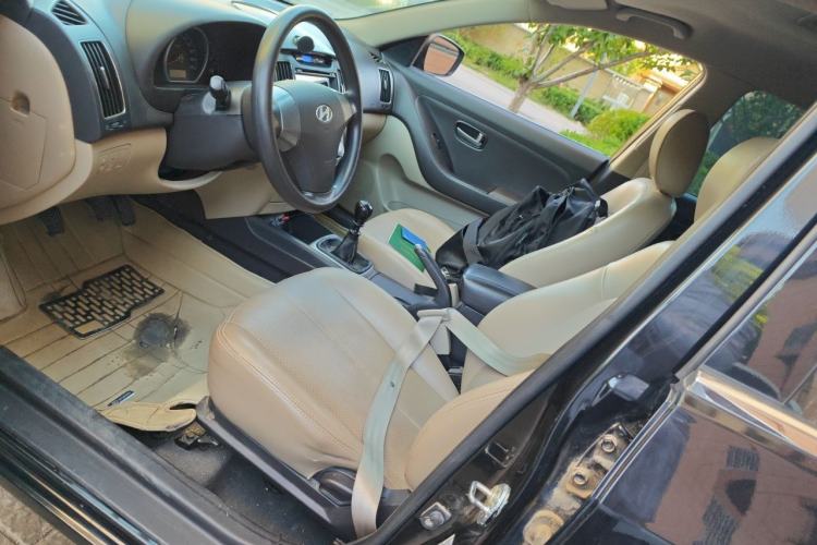 Used Hyundai Celesta 2011 1.6L Manual Comfort Edition Left Front Seat