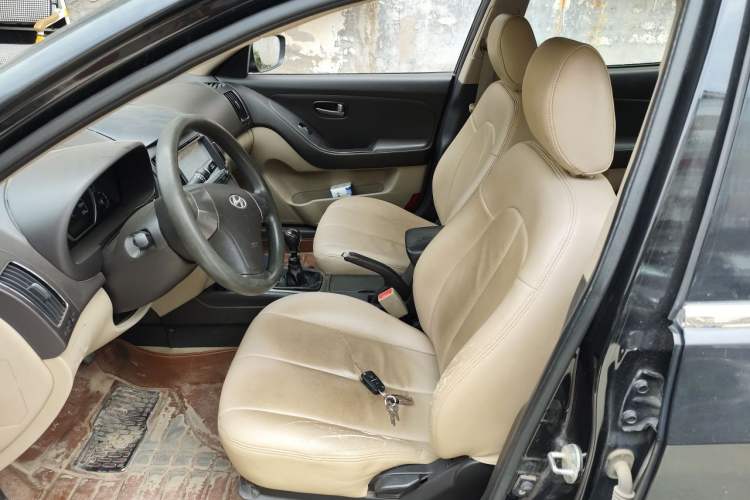 Used Hyundai Celesta 2011 1.6L Manual Comfort Edition Left Front Seat