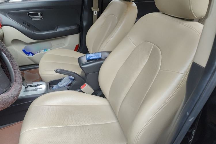 Used Hyundai Celesta 2011 1.6L Automatic Comfort Edition Left Front Seat