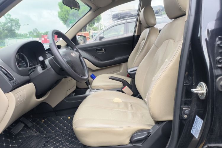 Used Hyundai Celesta 2011 1.6L Automatic Comfort Edition Left Front Seat