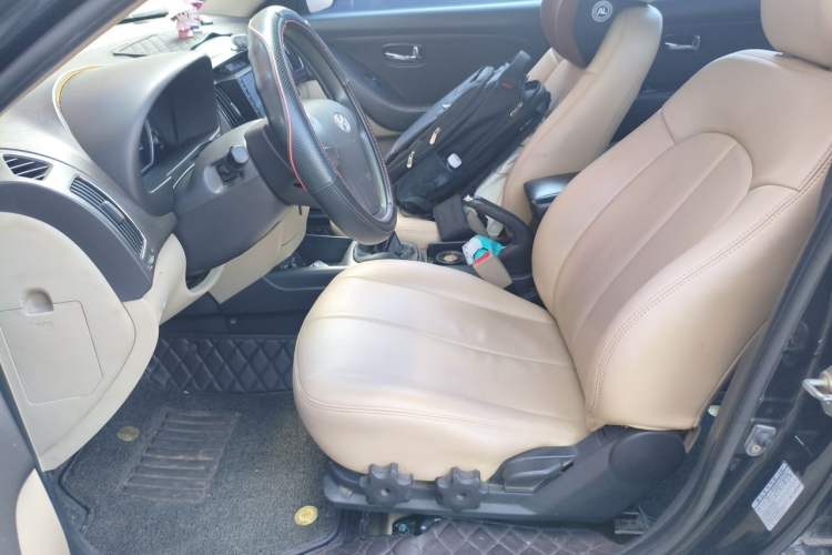 Used Hyundai Celesta 2011 1.6L Manual Luxury Model Left Front Seat