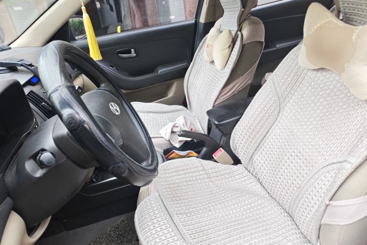 Used Hyundai Celesta 2011 1.6L Automatic Comfort Edition Left Front Seat