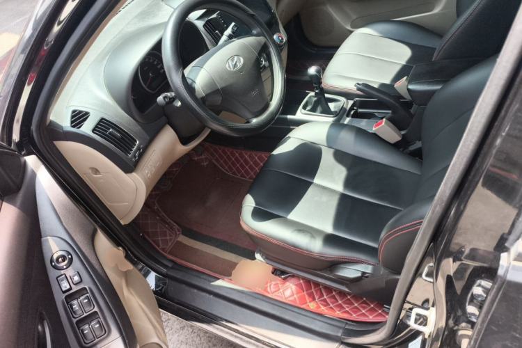 Used Hyundai Celesta 2011 1.6L Manual Comfort Edition Left Front Seat