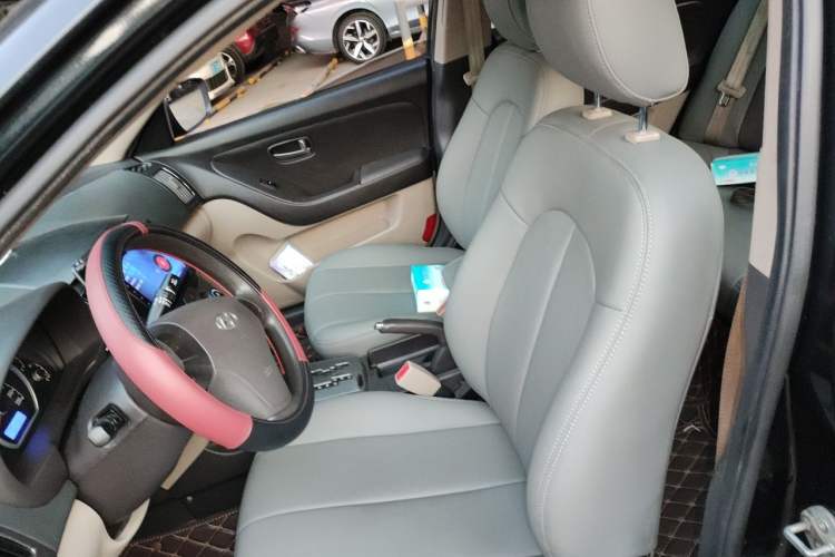Used Hyundai Celesta 2011 1.6L Automatic Comfort Edition Left Front Seat