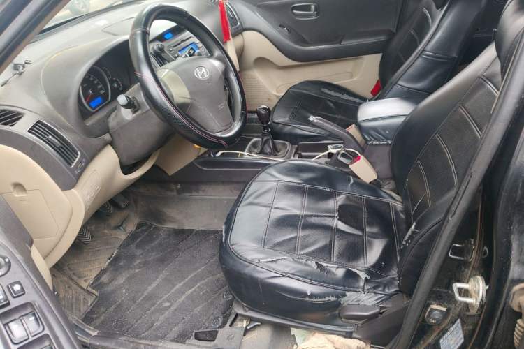 Used Hyundai Celesta 2011 1.6L Manual Comfort Edition Left Front Seat