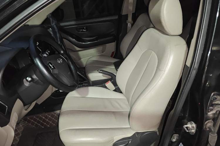 Used Hyundai Celesta 2011 1.6L Automatic Top-Tier Version Left Front Seat