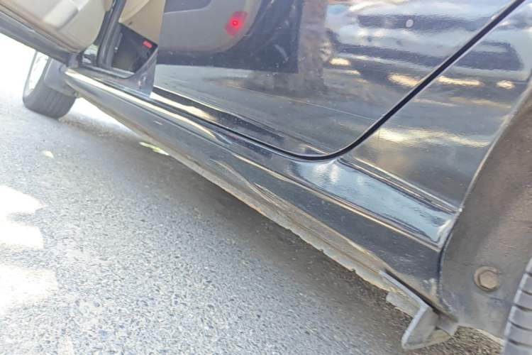 Used Hyundai Celesta 2011 1.6L Manual Luxury Model Left Side Sill