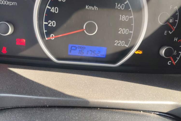 Used Hyundai Celesta 2011 1.6L Automatic Comfort Edition Odometer Close Up
