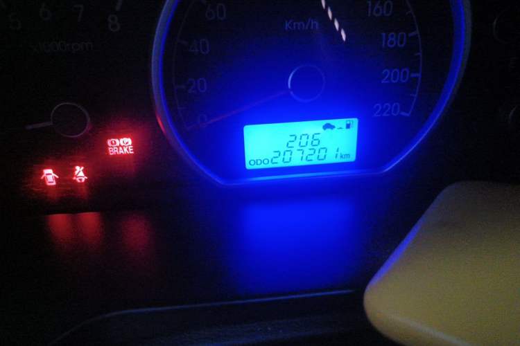 Used Hyundai Celesta 2011 1.6L Manual Luxury Model Odometer Close Up