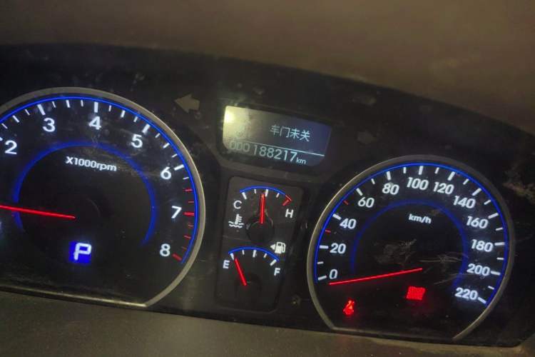 Used Hyundai Celesta 2011 1.6L Automatic Luxury Version Odometer Close Up