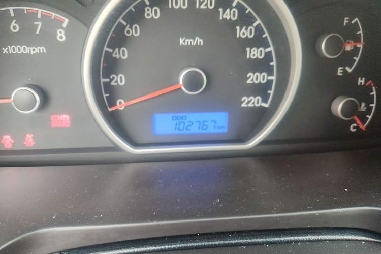 Used Hyundai Celesta 2011 1.6L Manual Comfort Edition Odometer Close Up