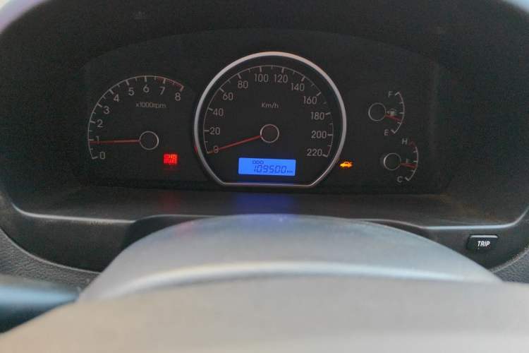Used Hyundai Celesta 2011 1.6L Manual Comfort Edition Odometer Close Up