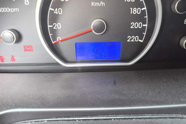 Used Hyundai Celesta 2011 1.6L Manual Luxury Model Odometer Close Up