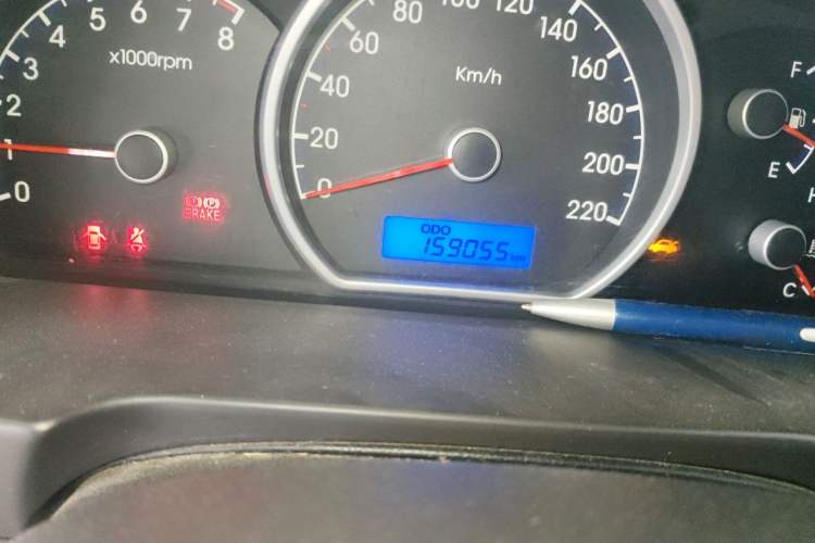 Used Hyundai Celesta 2011 1.6L Manual Comfort Edition Odometer Close Up