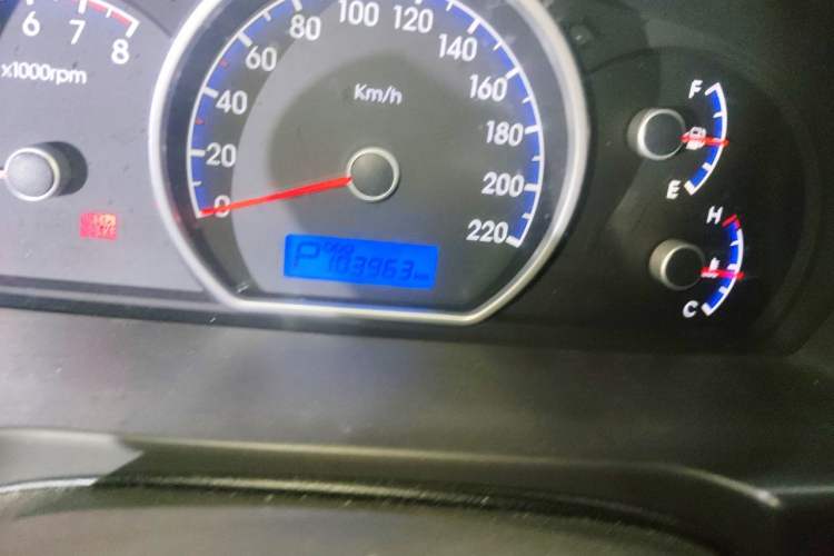 Used Hyundai Celesta 2011 1.6L Automatic Comfort Edition Odometer Close Up