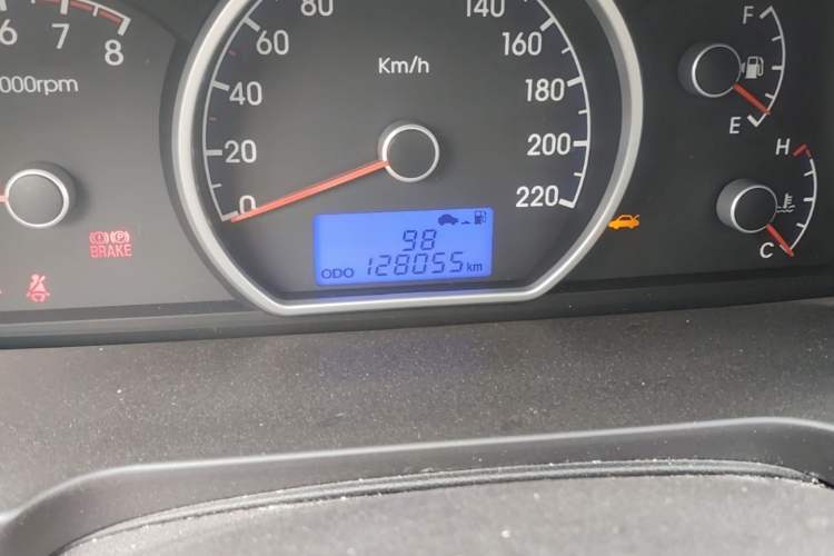 Used Hyundai Celesta 2011 1.6L Manual Luxury Model Odometer Close Up