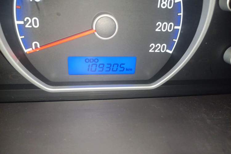 Used Hyundai Celesta 2011 1.6L Manual Comfort Edition Odometer Close Up
