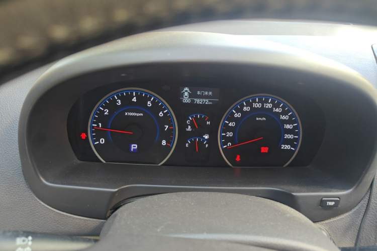 Used Hyundai Celesta 2011 1.6L Automatic Luxury Version Odometer Close Up