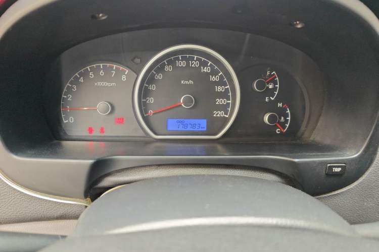 Used Hyundai Celesta 2011 1.6L Manual Comfort Edition Odometer Close Up