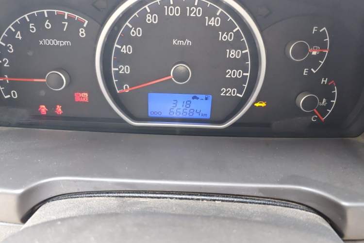 Used Hyundai Celesta 2011 1.6L Manual Luxury Model Odometer Close Up