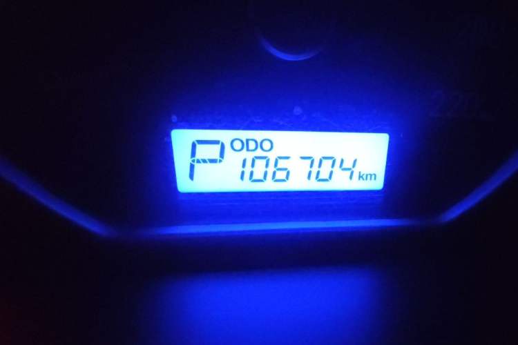 Used Hyundai Celesta 2011 1.6L Automatic Comfort Edition Odometer Close Up