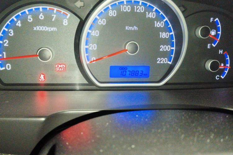 Used Hyundai Celesta 2011 1.6L Manual Comfort Edition Odometer Close Up