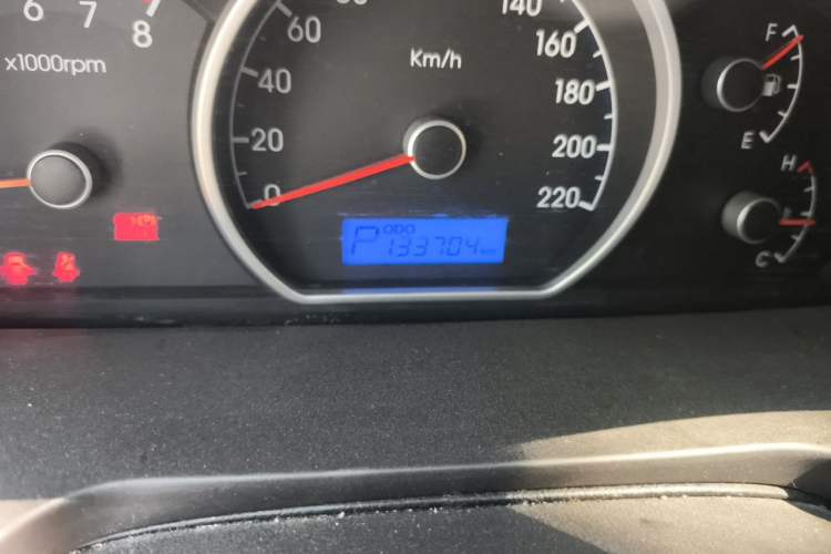 Used Hyundai Celesta 2011 1.6L Automatic Comfort Edition Odometer Close Up