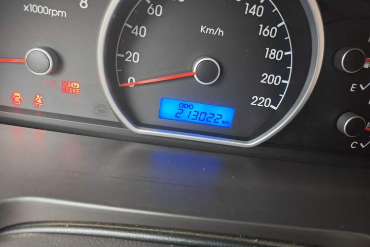 Used Hyundai Celesta 2011 1.6L Manual Comfort Edition Odometer Close Up