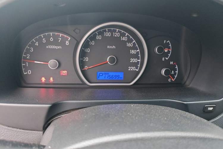 Used Hyundai Celesta 2011 1.6L Automatic Comfort Edition Odometer Close Up