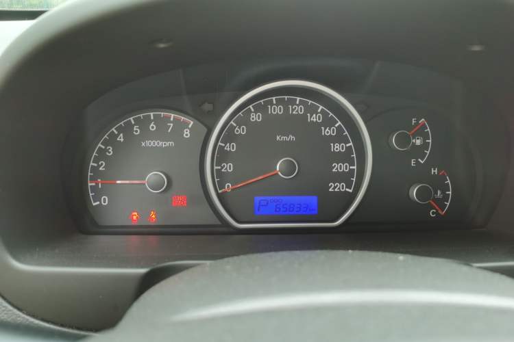 Used Hyundai Celesta 2011 1.6L Automatic Comfort Edition Odometer Close Up