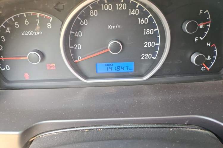 Used Hyundai Celesta 2011 1.6L Manual Comfort Edition Odometer Close Up