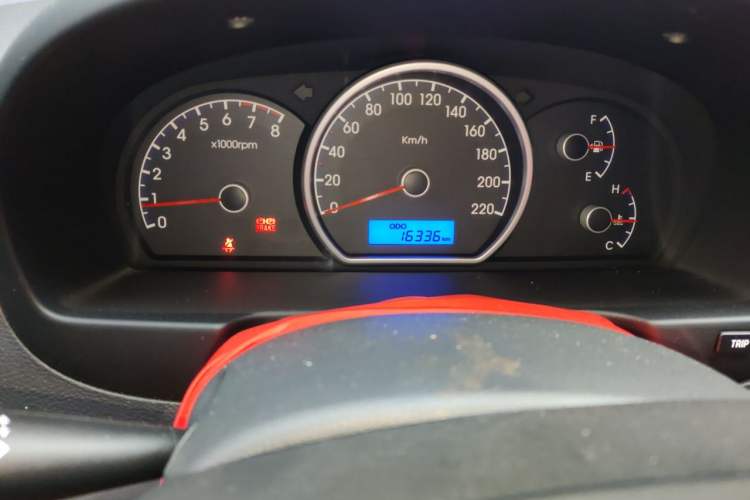 Used Hyundai Celesta 2011 1.6L Manual Comfort Edition Odometer Close Up