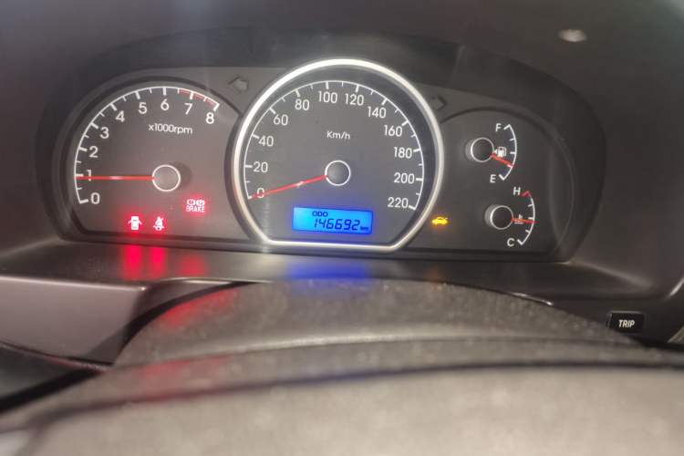 Used Hyundai Celesta 2011 1.6L Manual Comfort Edition Odometer Close Up