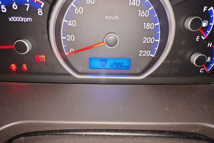 Used Hyundai Celesta 2011 1.6L Manual Comfort Edition Odometer Close Up