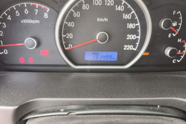 Used Hyundai Celesta 2011 1.6L Manual Comfort Edition Odometer Close Up